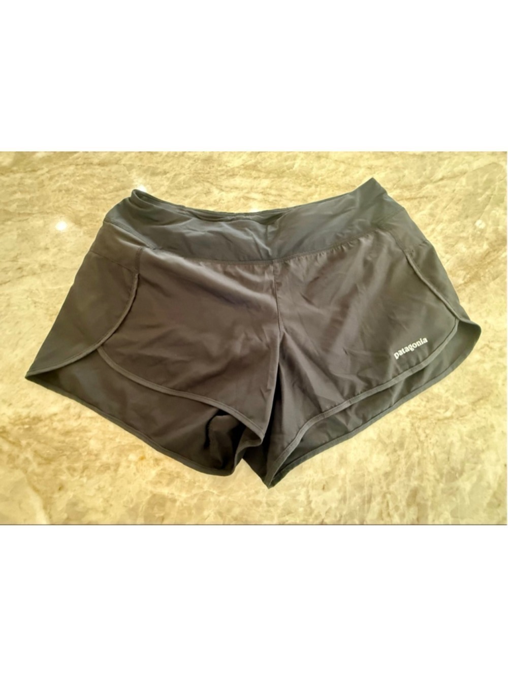 Women's Patagonia Gray Athletic Shorts L, lined underwear. Lightweight EUC
